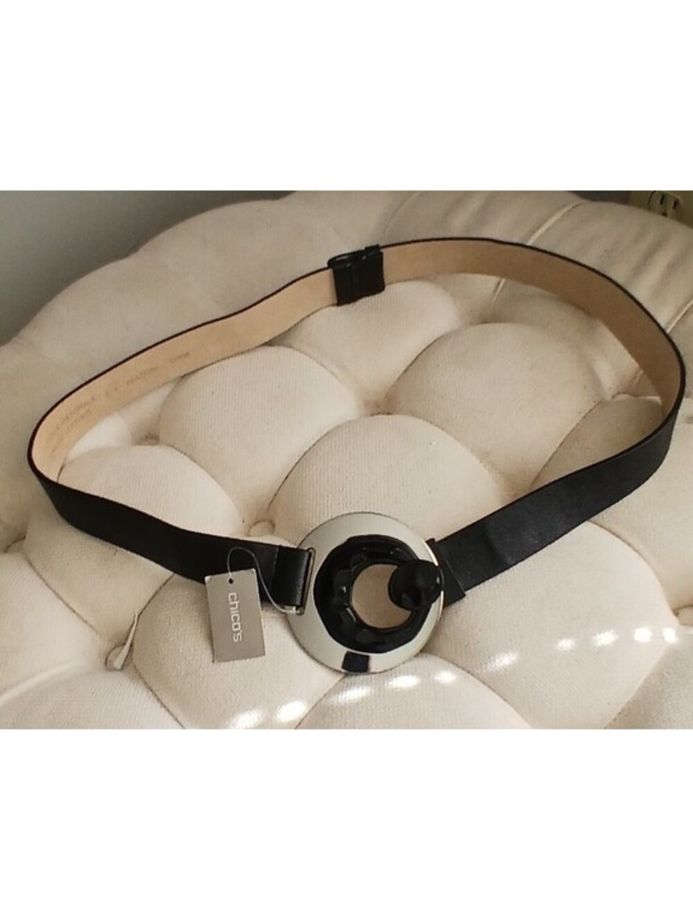 Chico's Women's Leather Black Belt with a circular odette Buckle S/M. NWT